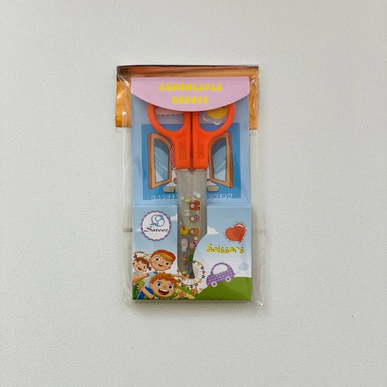 تصویر  قیچی کاردستی