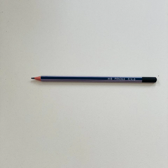 تصویر  مداد مشکی M.Q شش ضلعی