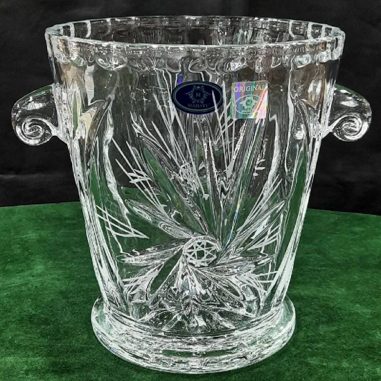 تصویر  جا یخی کریستالی خورشیدی