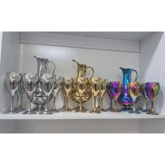 تصویر  پارچ و لیوان آبکاری شده در سه رنگ مختلف