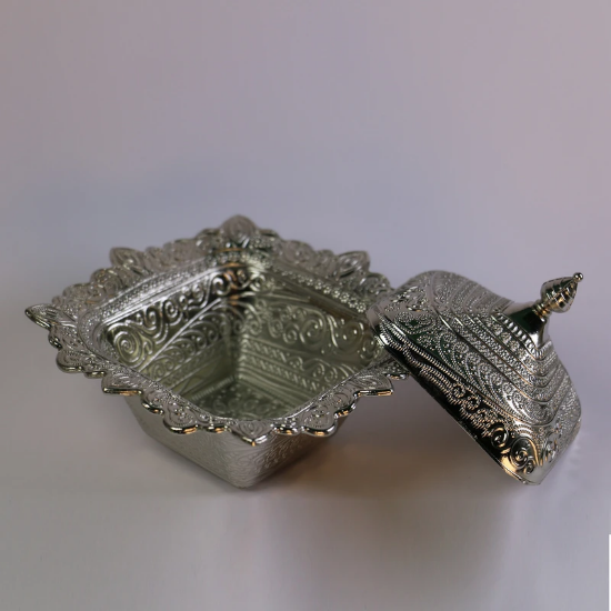 تصویر  قندان فلزی مربعی بزرگ